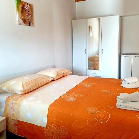 Apartments Hodanic Krk Town Luaran gambar