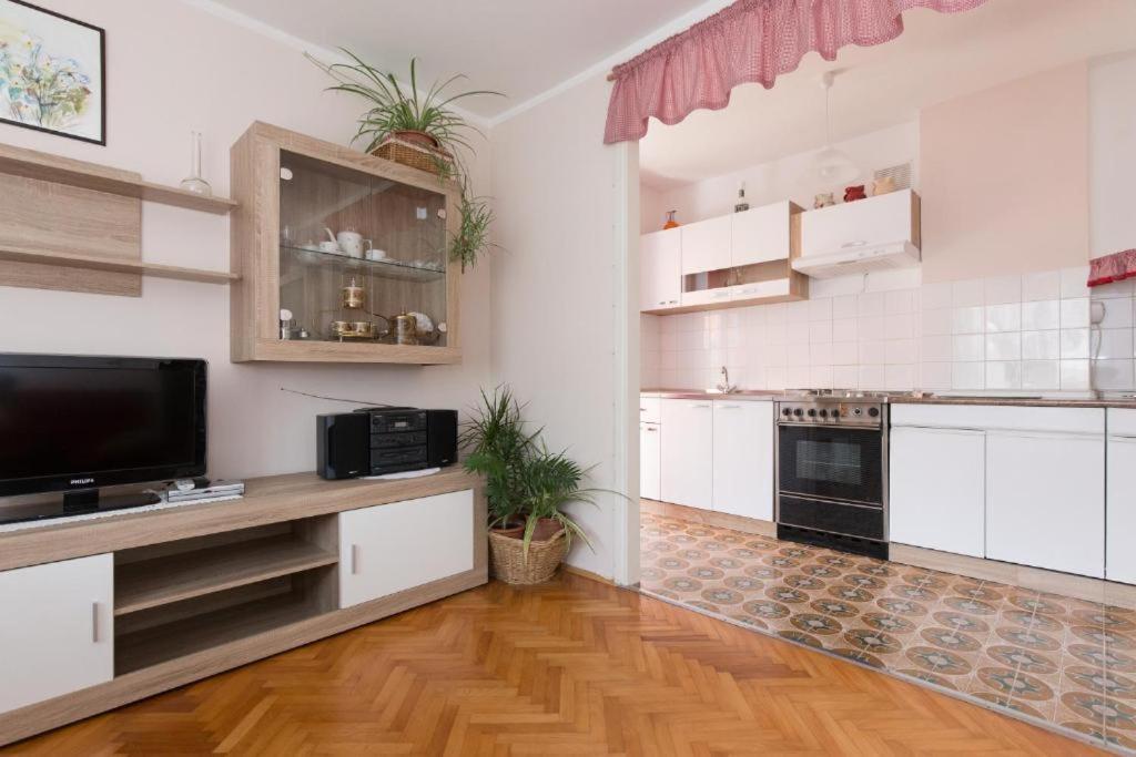 Apartments Hodanic Krk Town Luaran gambar