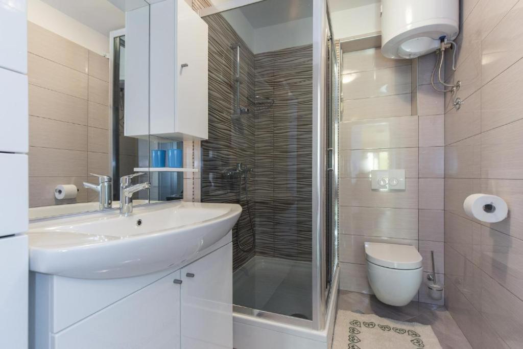 Apartments Hodanic Krk Town Luaran gambar