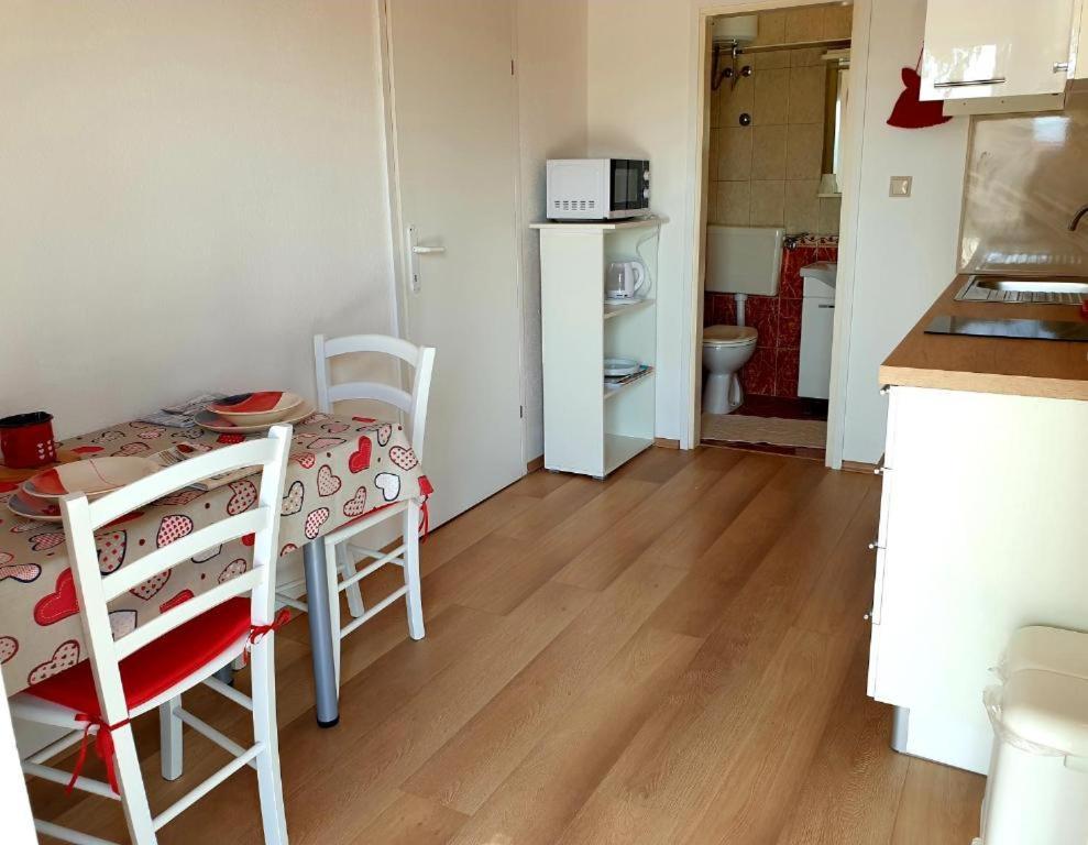 Apartments Hodanic Krk Town Luaran gambar